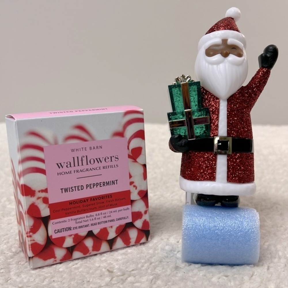 Bath & Body Works "Santa" Wallflower Diffuser w/Twisted Peppermint 2 Pk Refills